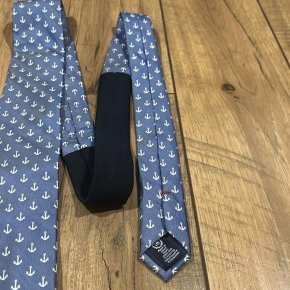 Chaps Men's 100%Silk Anchor Pattern Blue Tie Size One - Picture 6 of 8